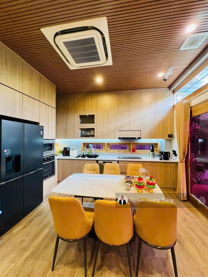Cho thuê bt 60tr/th 5pn full nội thất luxury  mới 100%, q. 2  500m2 sàn, vào ở ngay  0936 890 ***