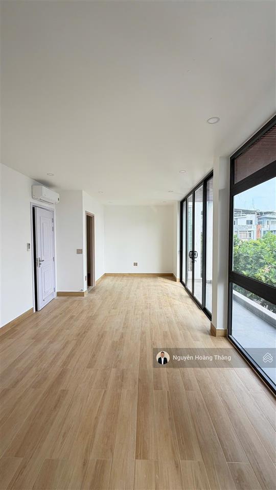 Cho thuê bt 60tr/th 5pn full nội thất luxury  mới 100%, q. 2  500m2 sàn, vào ở ngay  0936 890 ***