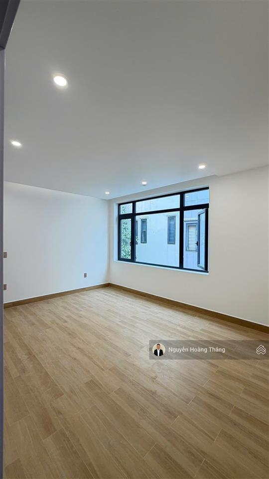Cho thuê bt 60tr/th 5pn full nội thất luxury  mới 100%, q. 2  500m2 sàn, vào ở ngay  0936 890 ***