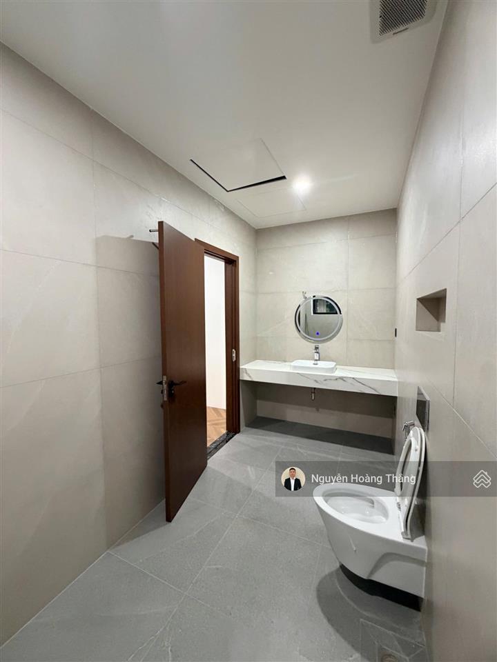 Cho thuê vp mới 100% 800m2 sàn, giá 90tr, 1 hầm 4 tầng, 10m ngang, đảo kim cương, q.2  0936 890 ***