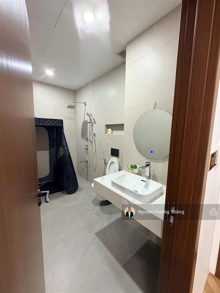 Cho thuê vp mới 100% 800m2 sàn, giá 90tr, 1 hầm 4 tầng, 10m ngang, đảo kim cương, q.2  0936 890 ***