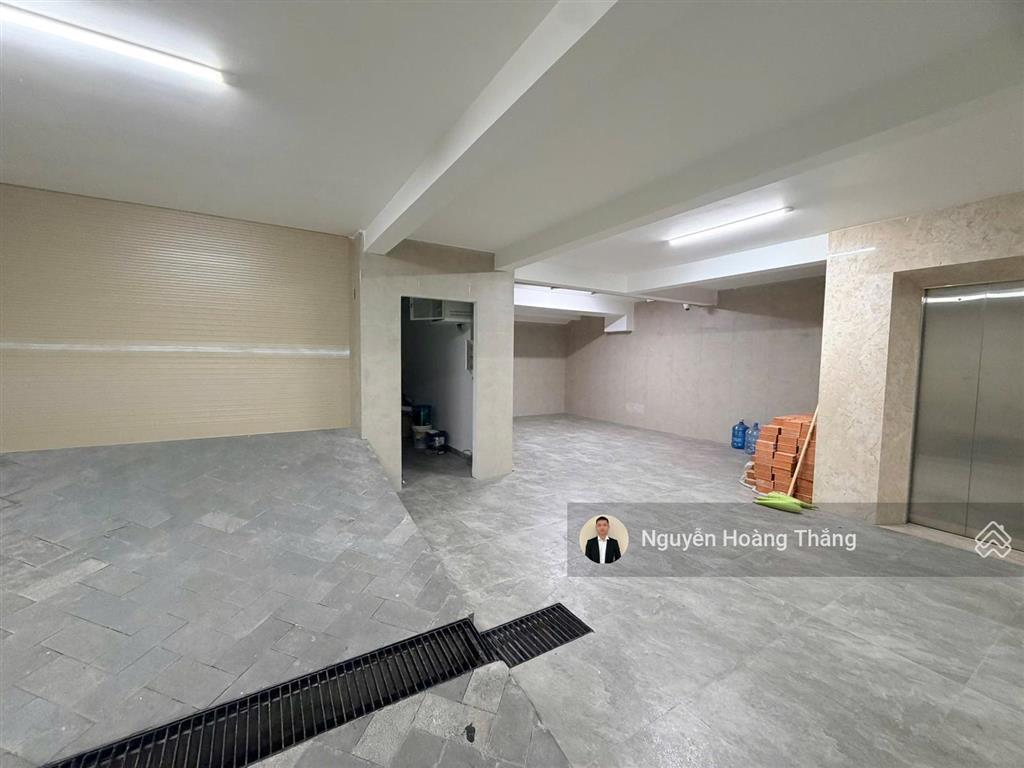 Cho thuê vp mới 100% 800m2 sàn, giá 90tr, 1 hầm 4 tầng, 10m ngang, đảo kim cương, q.2  0936 890 ***