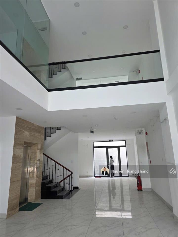 Cho thuê tòa vp 6 tầng 1000m2 sàn giá 135tr, bát nàn, tạ hiện, đảo kim cương tml, q2,  0936 890 ***