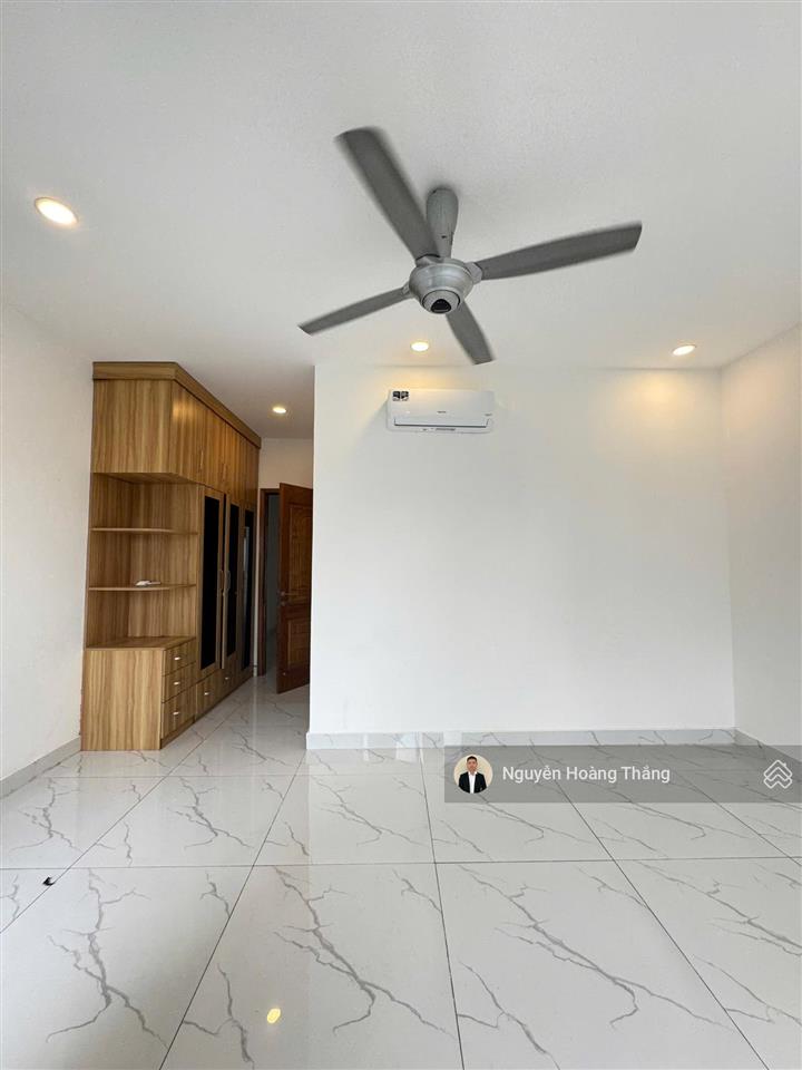 Bán gấp căn np dt 5x20m (26 tỷ), 1 hầm 4 tầng, mystery, nội thất cc, đảo kim cương q2  0936 890 ***
