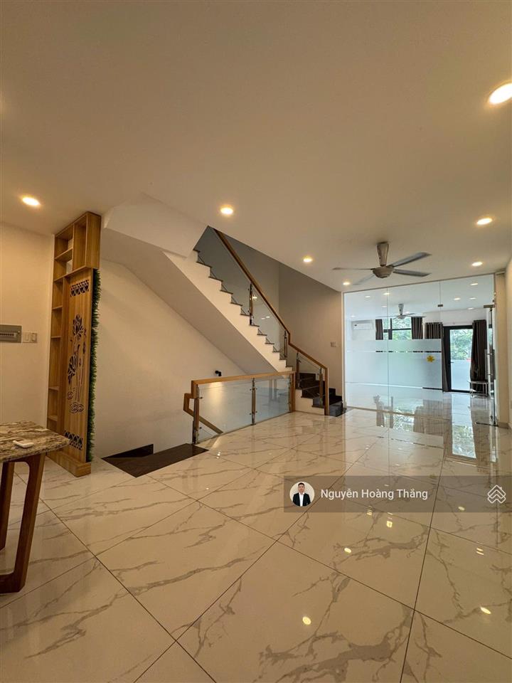 Bán gấp căn np dt 5x20m (26 tỷ), 1 hầm 4 tầng, mystery, nội thất cc, đảo kim cương q2  0936 890 ***
