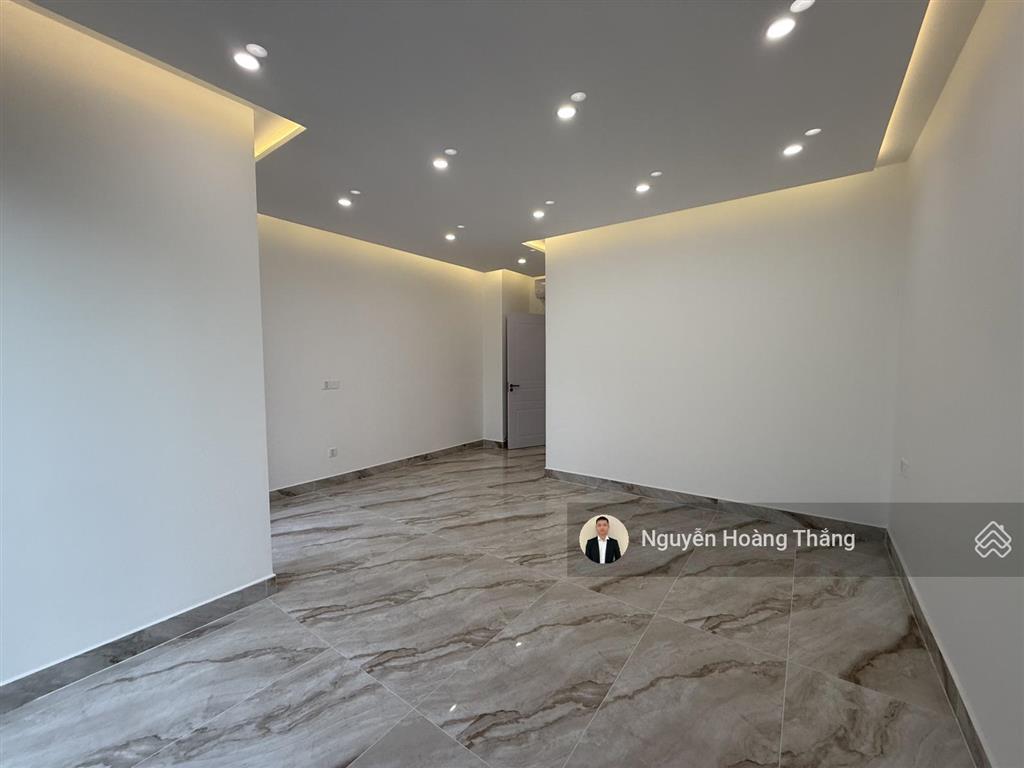 Bán gấp căn np dt 5x20m (26 tỷ), 1 hầm 4 tầng, mystery, nội thất cc, đảo kim cương q2  0936 890 ***
