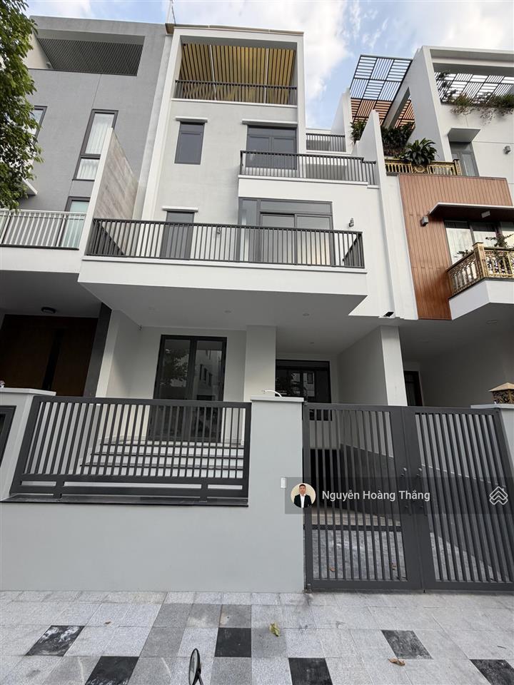 Bán gấp căn np dt 5x20m (26 tỷ), 1 hầm 4 tầng, mystery, nội thất cc, đảo kim cương q2  0936 890 ***