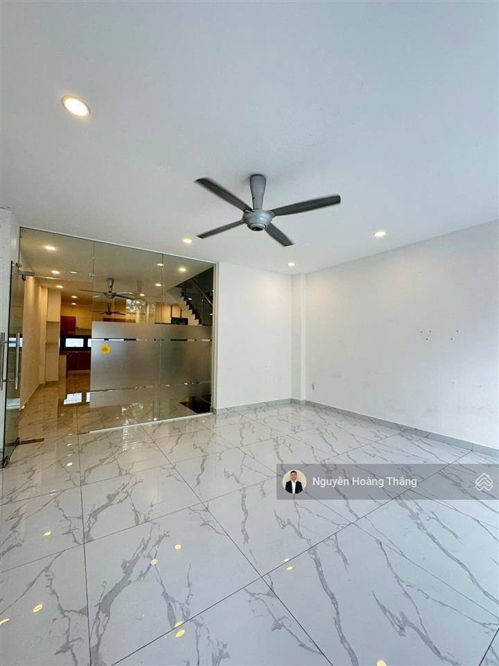 Bán gấp căn np dt 5x20m (26 tỷ), 1 hầm 4 tầng, mystery, nội thất cc, đảo kim cương q2  0936 890 ***