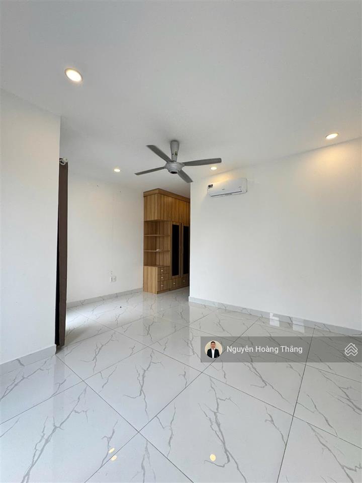 Bán gấp căn np dt 5x20m (26 tỷ), 1 hầm 4 tầng, mystery, nội thất cc, đảo kim cương q2  0936 890 ***