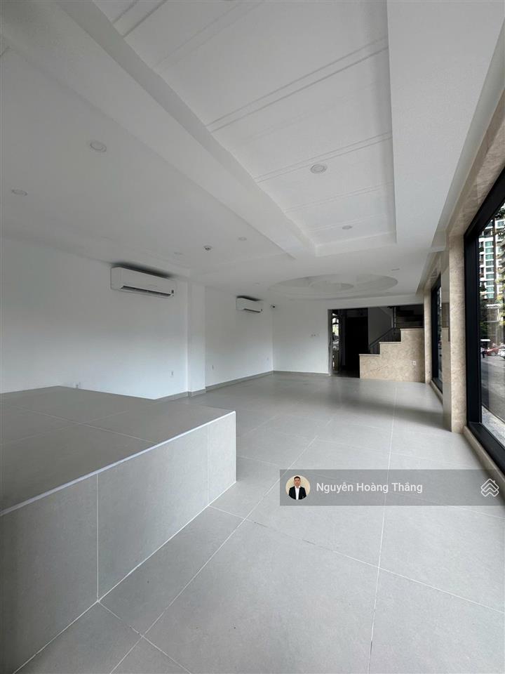 Cho thuê văn phòng 1 hầm 6 tầng mt tạ hiện, 700m2 sàn, giá 85tr/th, đảo kim cương q.2, 0936 890 ***