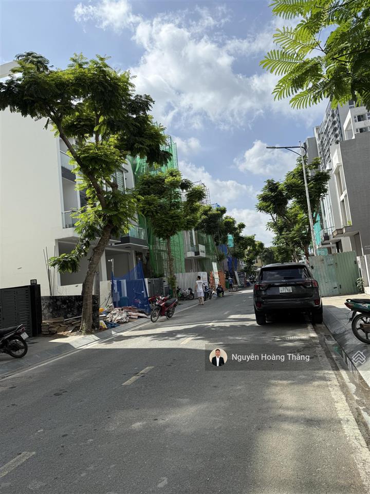 Bán gấp lô np dt 7x20m (chỉ 29 tỷ), 1 hầm 4 tầng, mystery, đảo kim cương q2  0936 890 ***