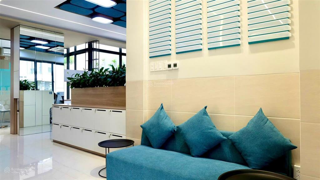 Cho thuê tòa nhà vp full nội thất cao cấp, 1 hầm 4 tầng, dtsd 600m2, giá 100tr, q2, dọn vào ngay
