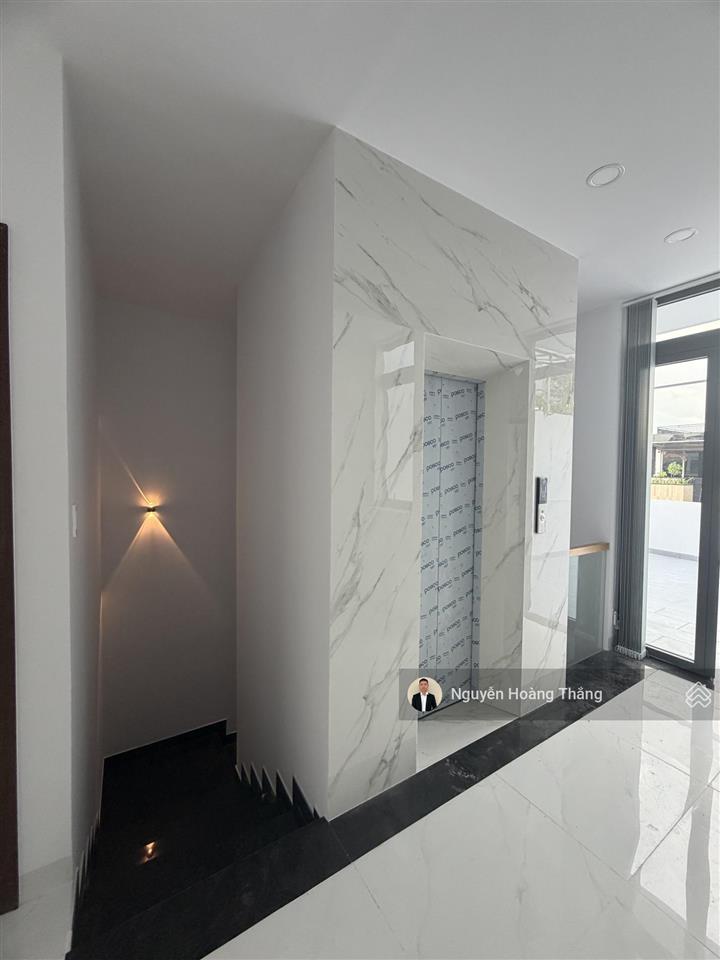 Cho thuê vp mới xây 100%, 1 hầm 4 tầng, dtsd 350m2 khu thạnh mỹ lợi q.2, thiết bị đầy đủ