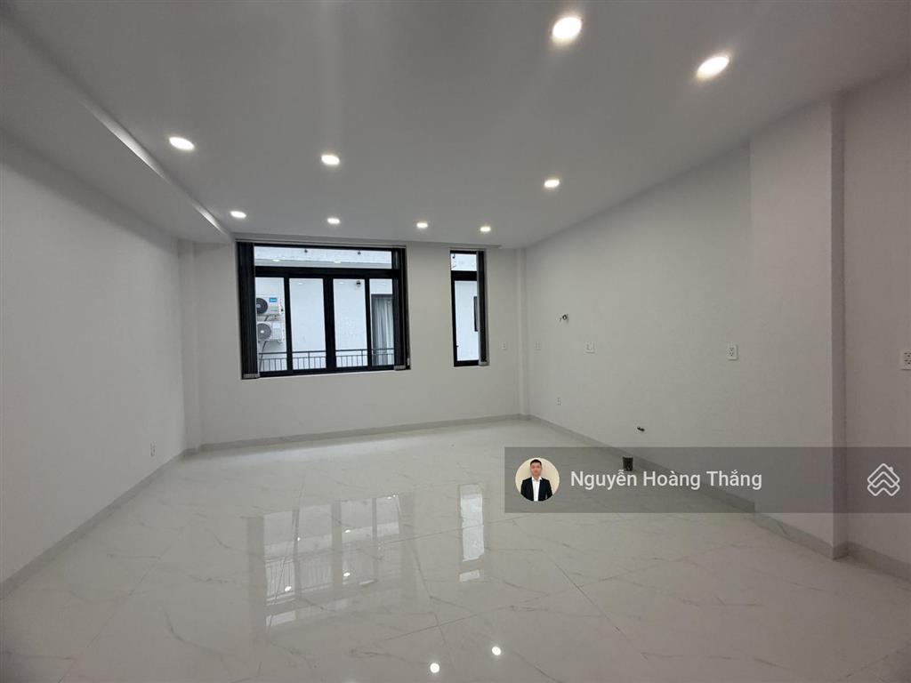 Cho thuê vp mới xây 100%, 1 hầm 4 tầng, dtsd 350m2 khu thạnh mỹ lợi q.2, thiết bị đầy đủ