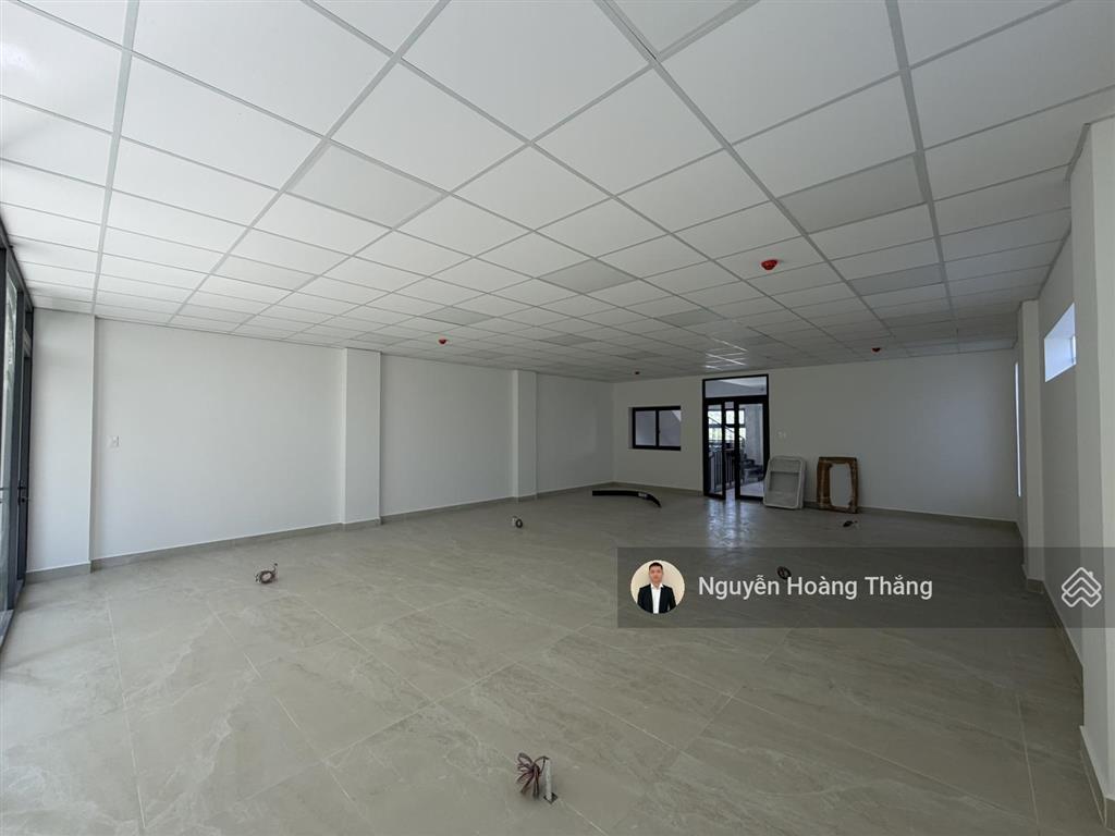 Cho thuê tòa nhà vp mới 100%, trương văn bang tạ hiện, giá 120tr/th,q2, tk hiện đại, setup theo y/c
