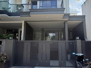 Cho thuê vp mới xây 100%, 1 hầm 4 tầng, dtsd 400m2, trang bị đầy đủ thiết bị, setup linh hoạt