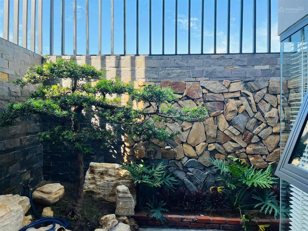 Bán căn nhà vị trí chiến lược tô hoài (10.5m) ngũ hành sơn đà nẵng sát trục lớn minh mạng
