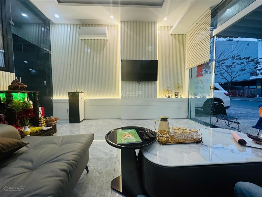 Bán căn nhà vị trí chiến lược tô hoài (10.5m) ngũ hành sơn đà nẵng sát trục lớn minh mạng