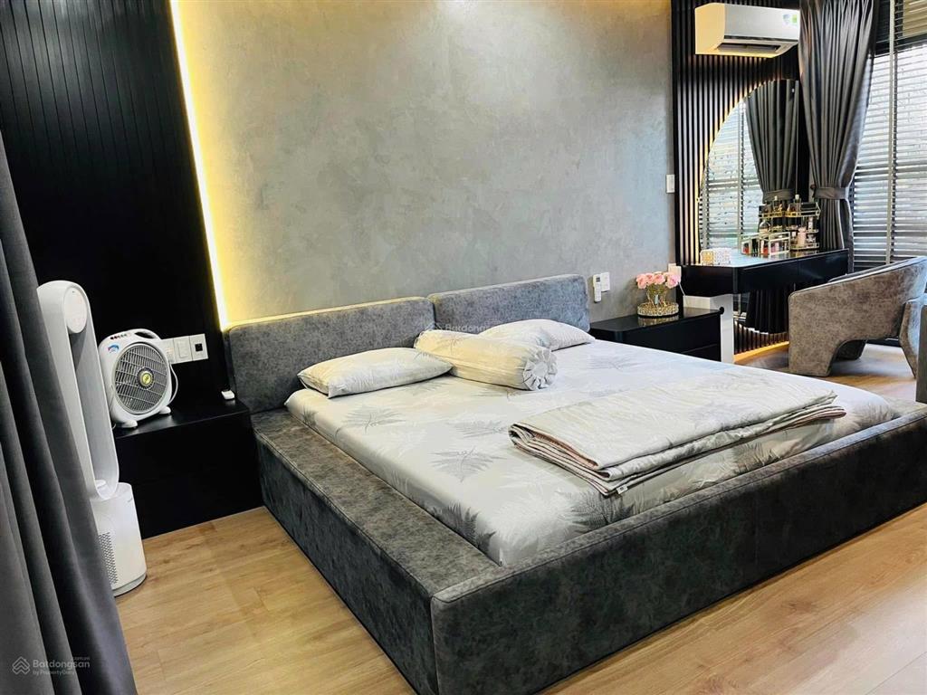 Bán căn nhà vị trí chiến lược tô hoài (10.5m) ngũ hành sơn đà nẵng sát trục lớn minh mạng
