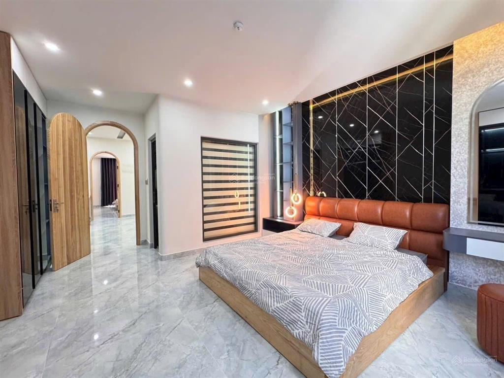 Bán căn nhà đẹp gần công viên đi bộ  hòa xuân  đà nẵng