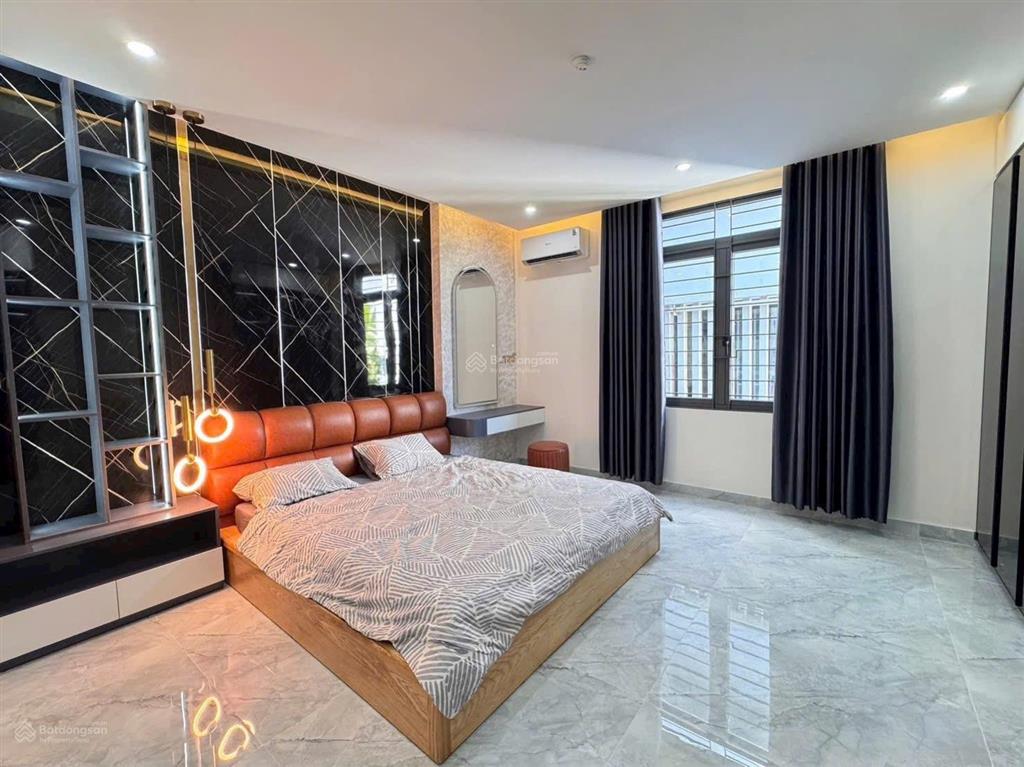 Bán căn nhà đẹp gần công viên đi bộ  hòa xuân  đà nẵng
