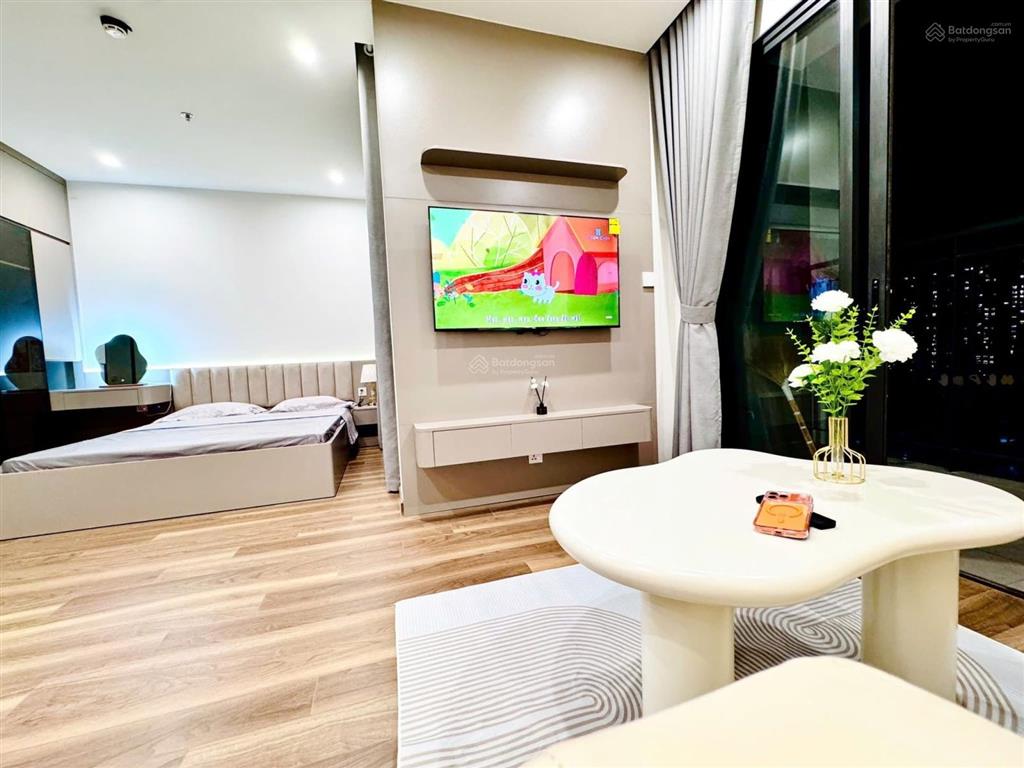 Bán gấp studio 35m2 giá tốt nhất vin2, full giá 1,9 tỷ. imperia oceanpark .  0976 861 ***