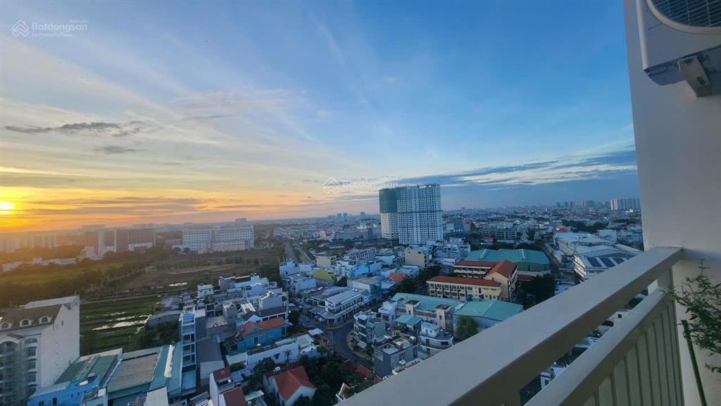 Chuyển công việc, cần bán lại căn góc 2pn 2wc 80m2 moonlight boulevard nhà mới
