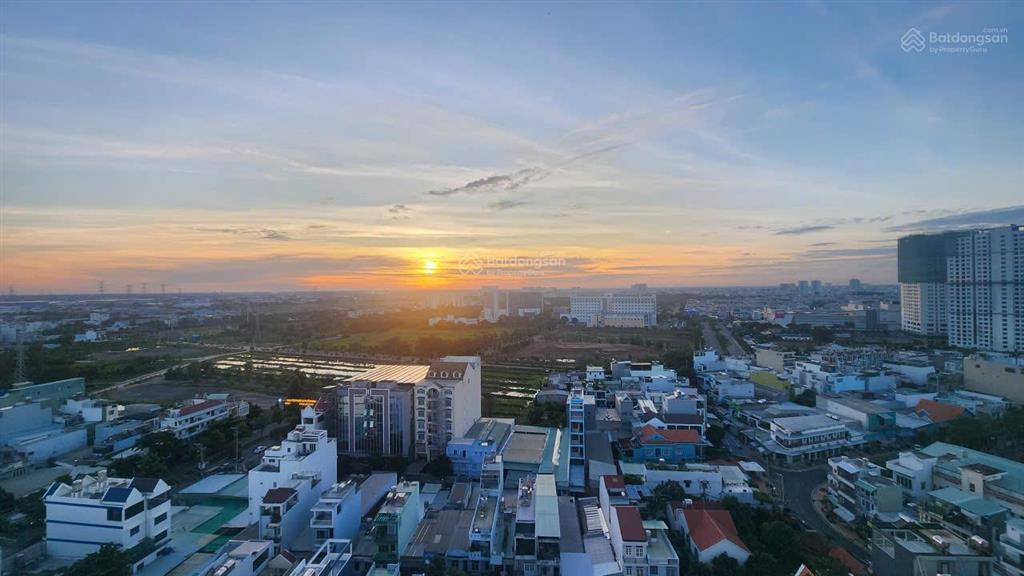 Chuyển công việc, cần bán lại căn góc 2pn 2wc 80m2 moonlight boulevard nhà mới