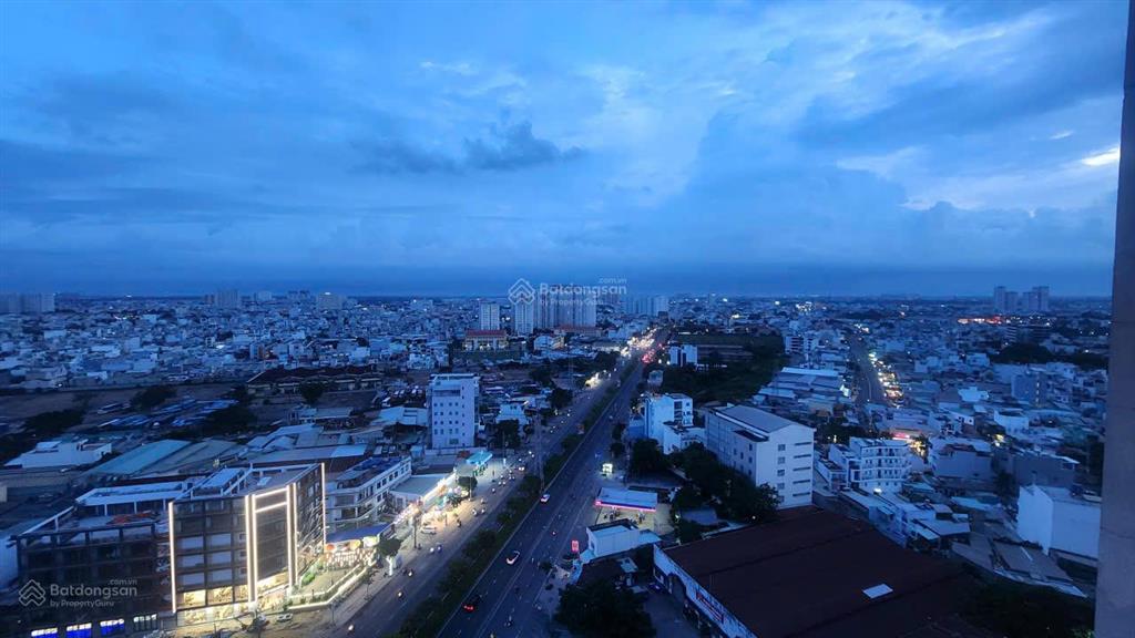 Em cần cho thuê ngay moonlight boulevard căn 2 pn đẹp full nội thất giá 12tr