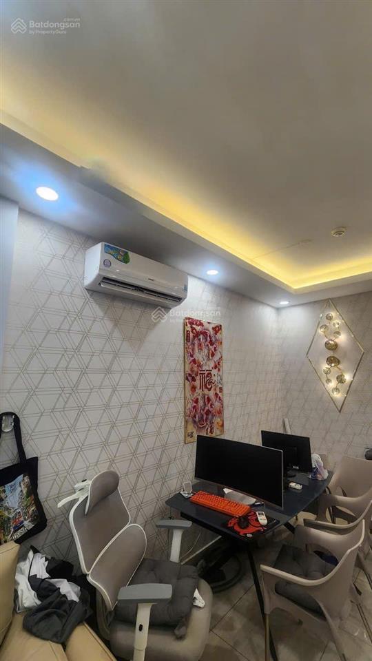 Em cần cho thuê ngay moonlight boulevard căn 2 pn đẹp full nội thất giá 12tr