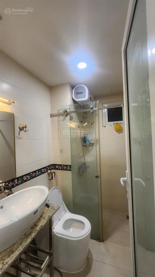 Em cần cho thuê ngay moonlight boulevard căn 2 pn đẹp full nội thất giá 12tr