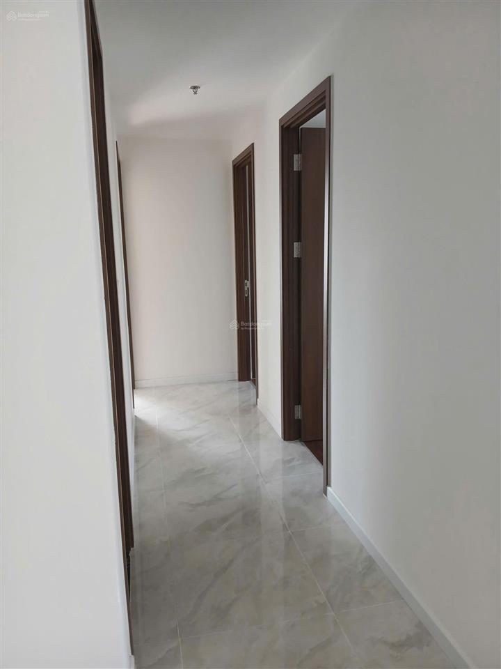 Em cần bán lại căn hộ 3pn privia sổ sẵn giá 5 tỷ 600 triệu ạ