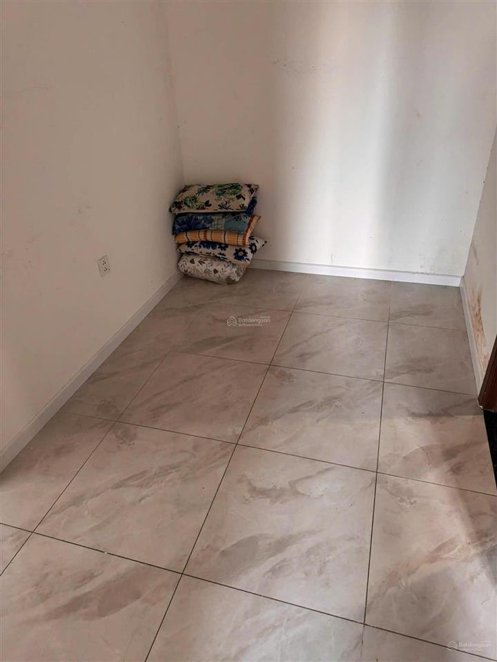 Em cần cho thuê ngay căn 2pn privia nhà trống có máy lạnh 11tr