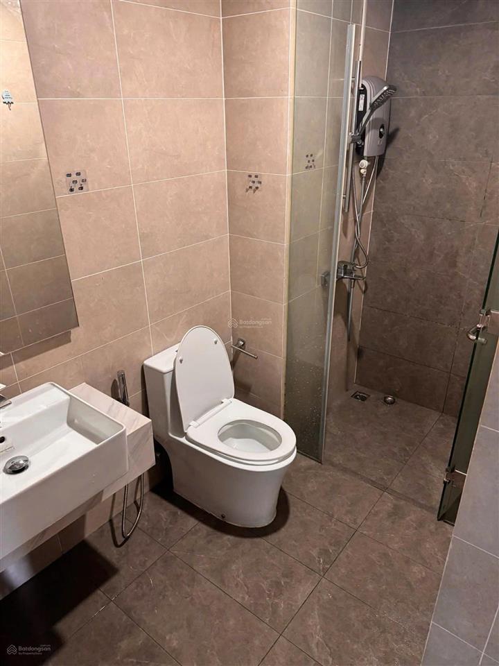 Em cần cho thuê ngay căn 2pn privia nhà trống có máy lạnh 11tr