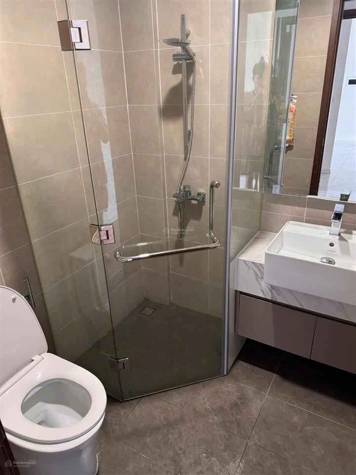 Em cần cho thuê ngay căn 2pn privia nhà trống có máy lạnh 11tr