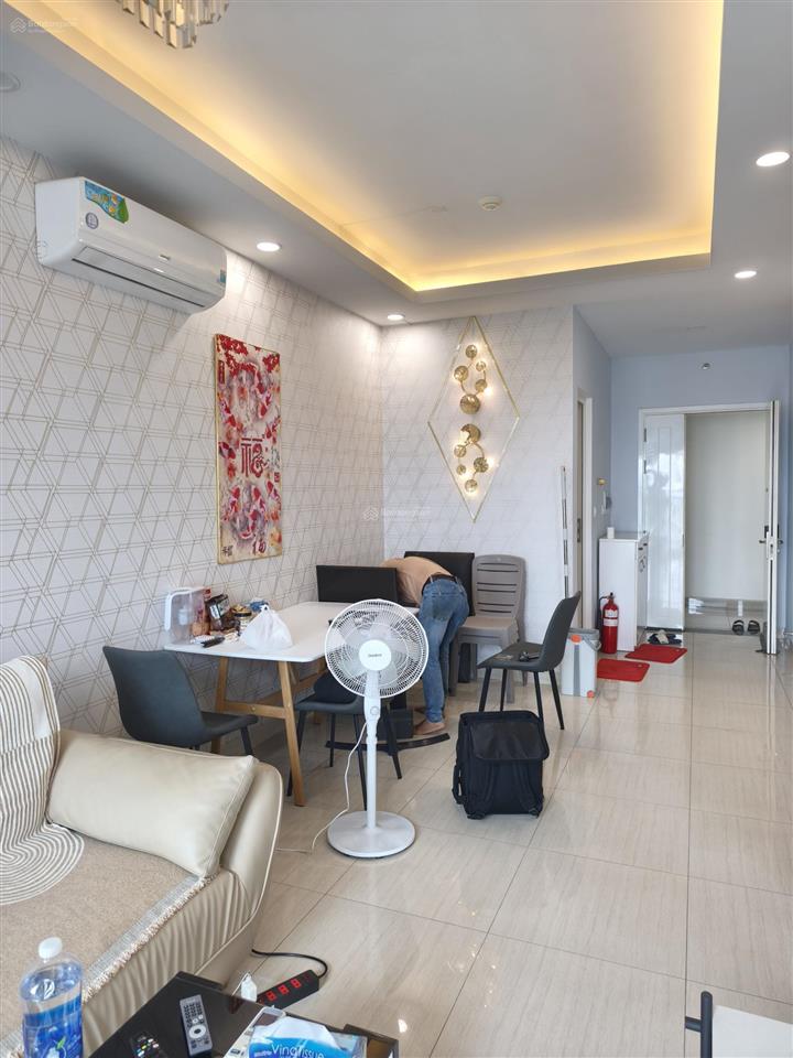 Em cần cho thuê lại căn hộ 2pn full nt đẹp giá 12tr
