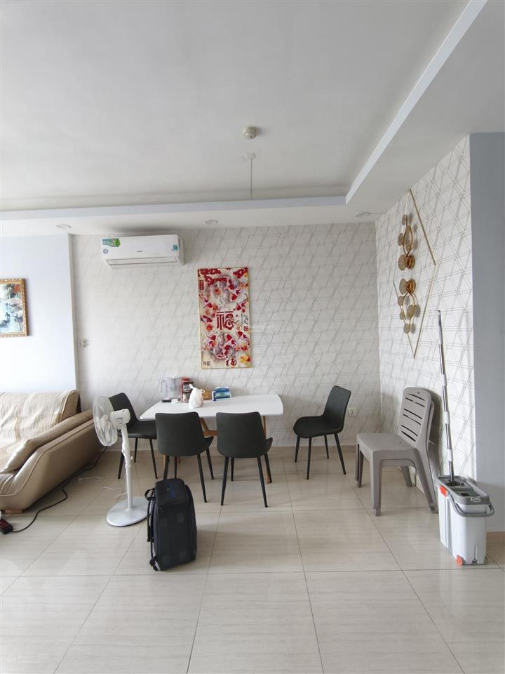 Em cần cho thuê lại căn hộ 2pn full nt đẹp giá 12tr