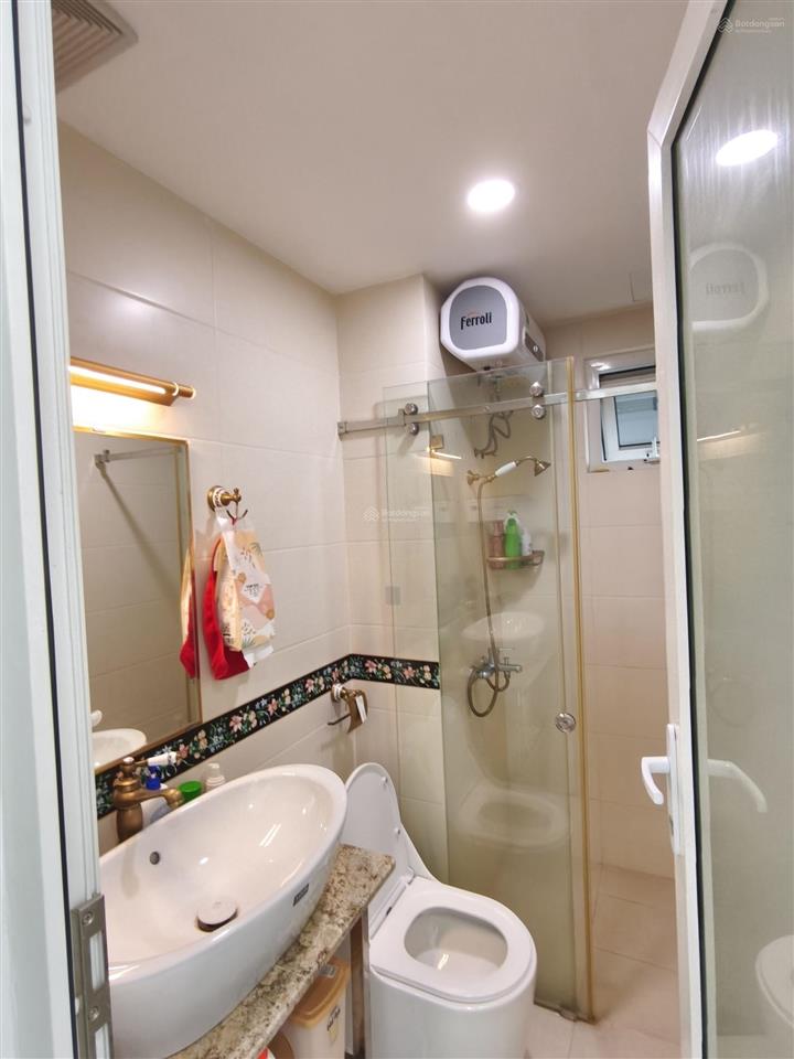 Em cần cho thuê lại căn hộ 2pn full nt đẹp giá 12tr