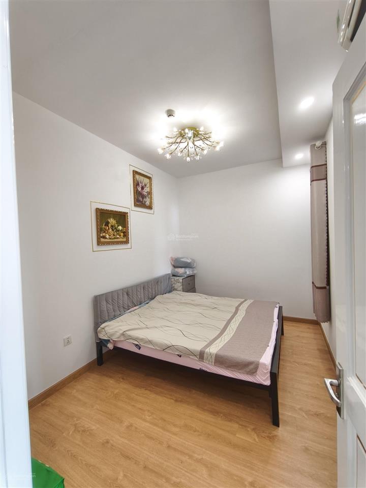 Em cần cho thuê lại căn hộ 2pn full nt đẹp giá 12tr