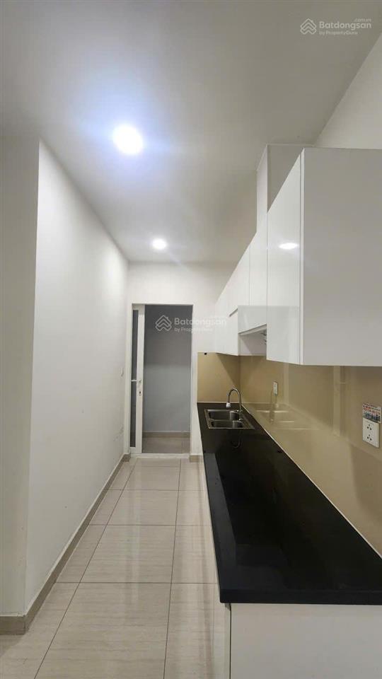 Em cần bán lại căn hộ 2 phòng ngủ 2toilet 70m nhà trống giá chỉ 3ty450tr