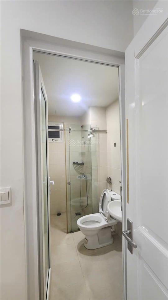 Em cần bán lại căn hộ 2 phòng ngủ 2toilet 70m nhà trống giá chỉ 3ty450tr