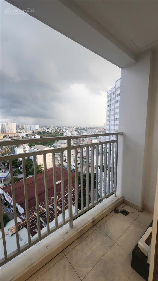 Em cần bán lại căn hộ 2 phòng ngủ 2toilet 70m nhà trống giá chỉ 3ty450tr
