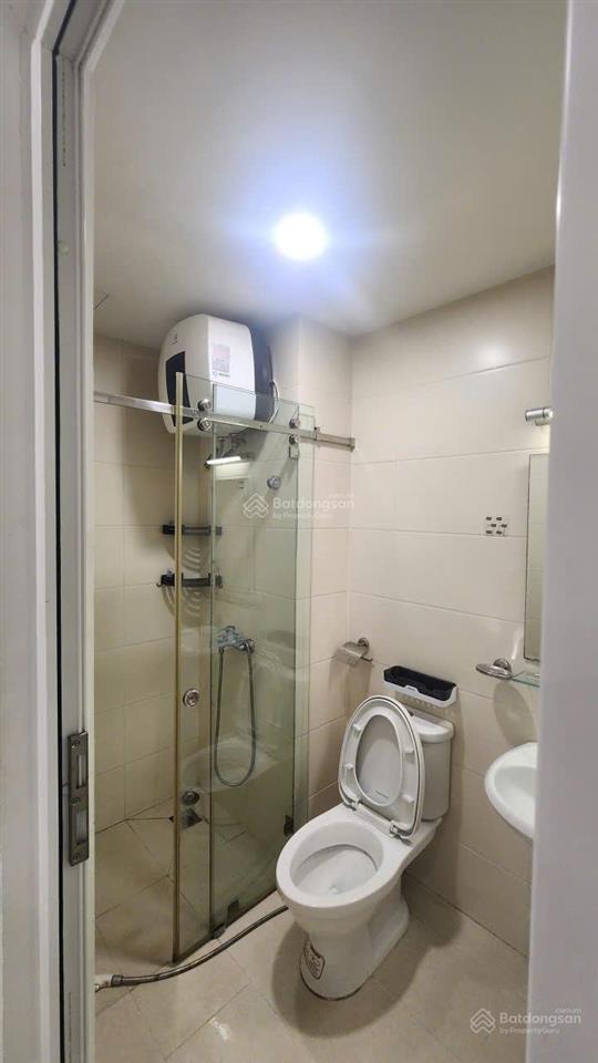 Em cần bán lại căn hộ 2 phòng ngủ 2toilet 70m nhà trống giá chỉ 3ty450tr