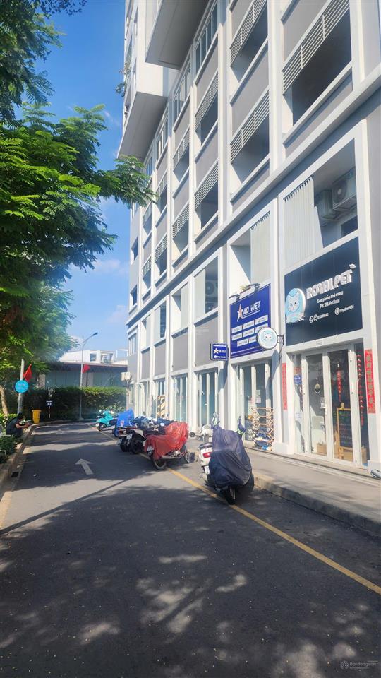 Cần tiền bán gấp căn shophouse moonlight boulevard 140m2, chỉ 4tỷ500tr