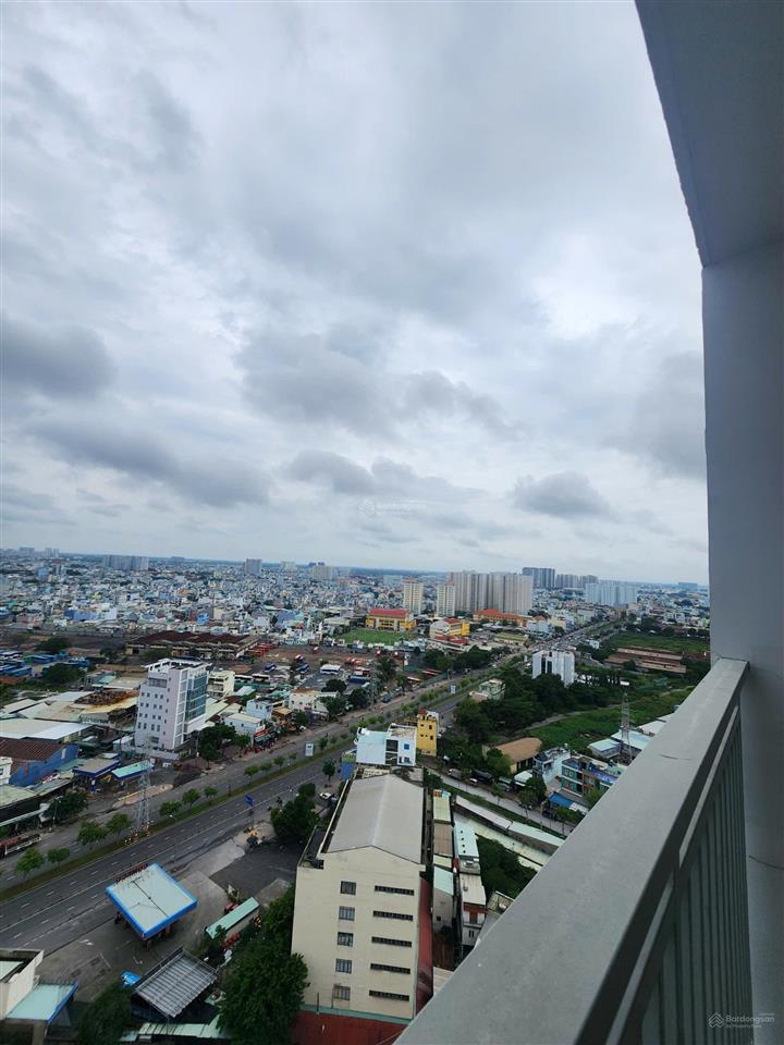 Em cần cho thuê căn góc 81m2, 2pn moonlight boulevard giá 11 triệu/tháng