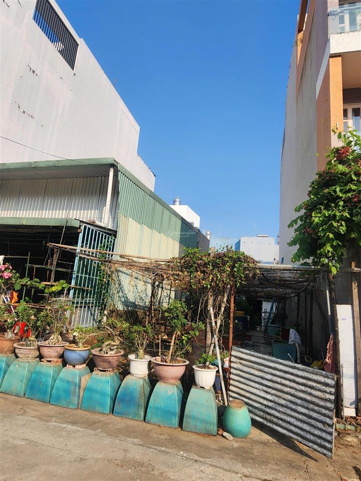 Cần bán gấp lô đất nằm trong dự án đông thủ thiêm, diện tích  5mx17,4m, giá 95tr/m2, sổ hồng