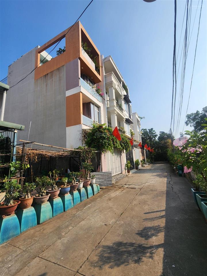 Cần bán gấp lô đất nằm trong dự án đông thủ thiêm, diện tích  5mx17,4m, giá 95tr/m2, sổ hồng