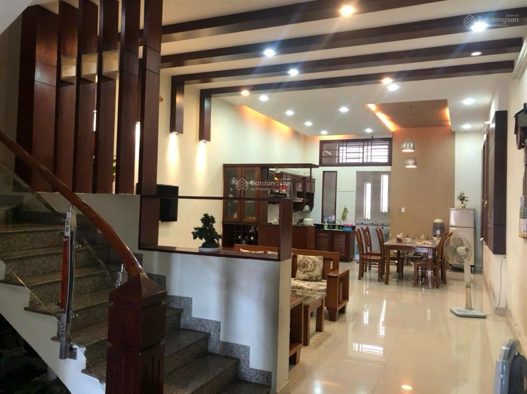 Bán nhà 5 tầng mặt tiền đường 2/9 giá sập hầm