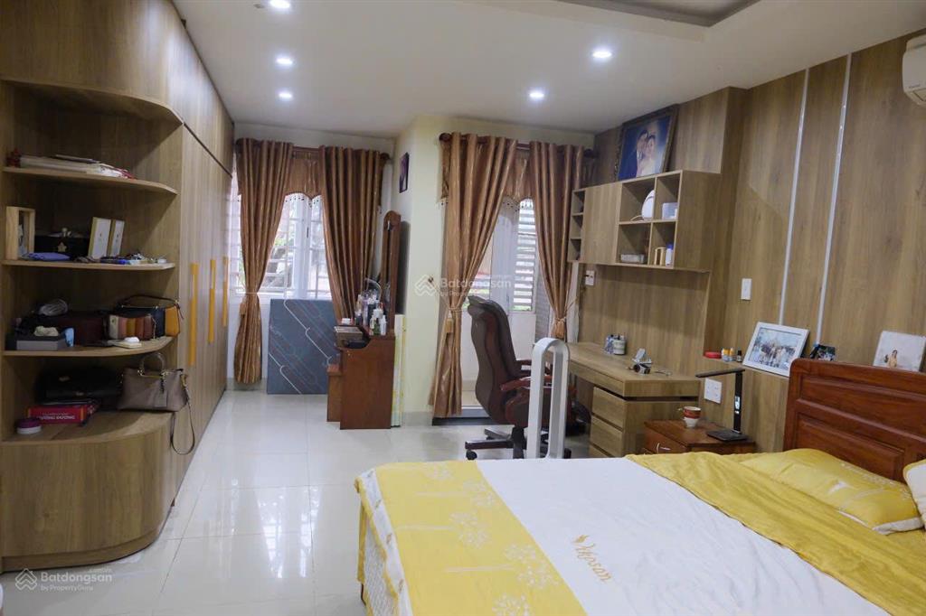 Bán căn góc 2 mặt tiền nhà 3 tầng lương nhữ học giá quá hợp lý