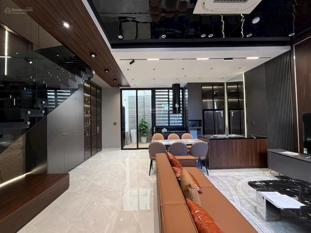 Bán căn villa sát biển mỹ khê dang khai thác dòng tiền tốt
